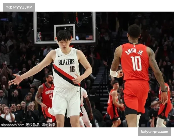 格兰特23分提供侧翼火力支援 开拓者锋线轮换深度充足 格兰特23分提供侧翼火力支援 开拓者锋线轮换深度充足